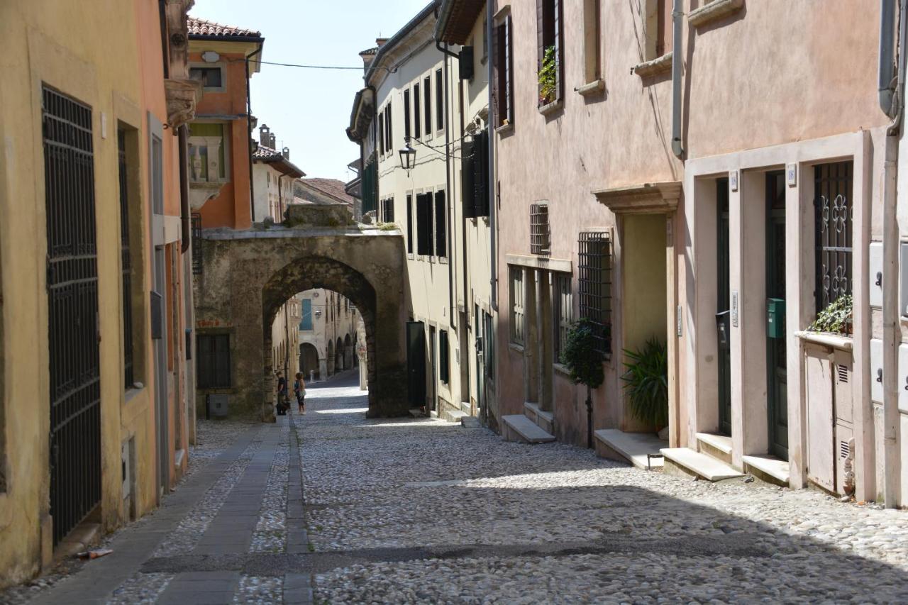 Ferienwohnung Accogliente Locale Con Terrazzo In Centro Storico Vittorio Veneto Exterior foto